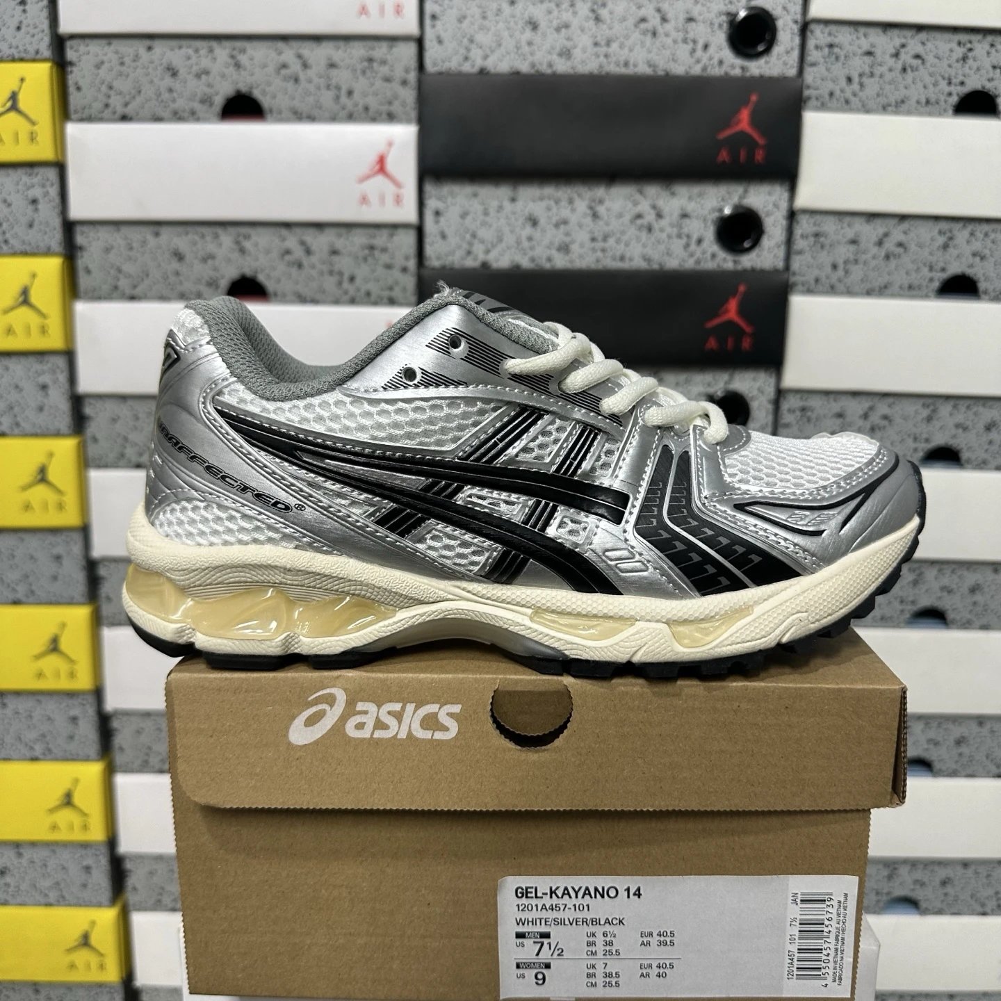 ASICS Gel-Kayano 14 photo 8
