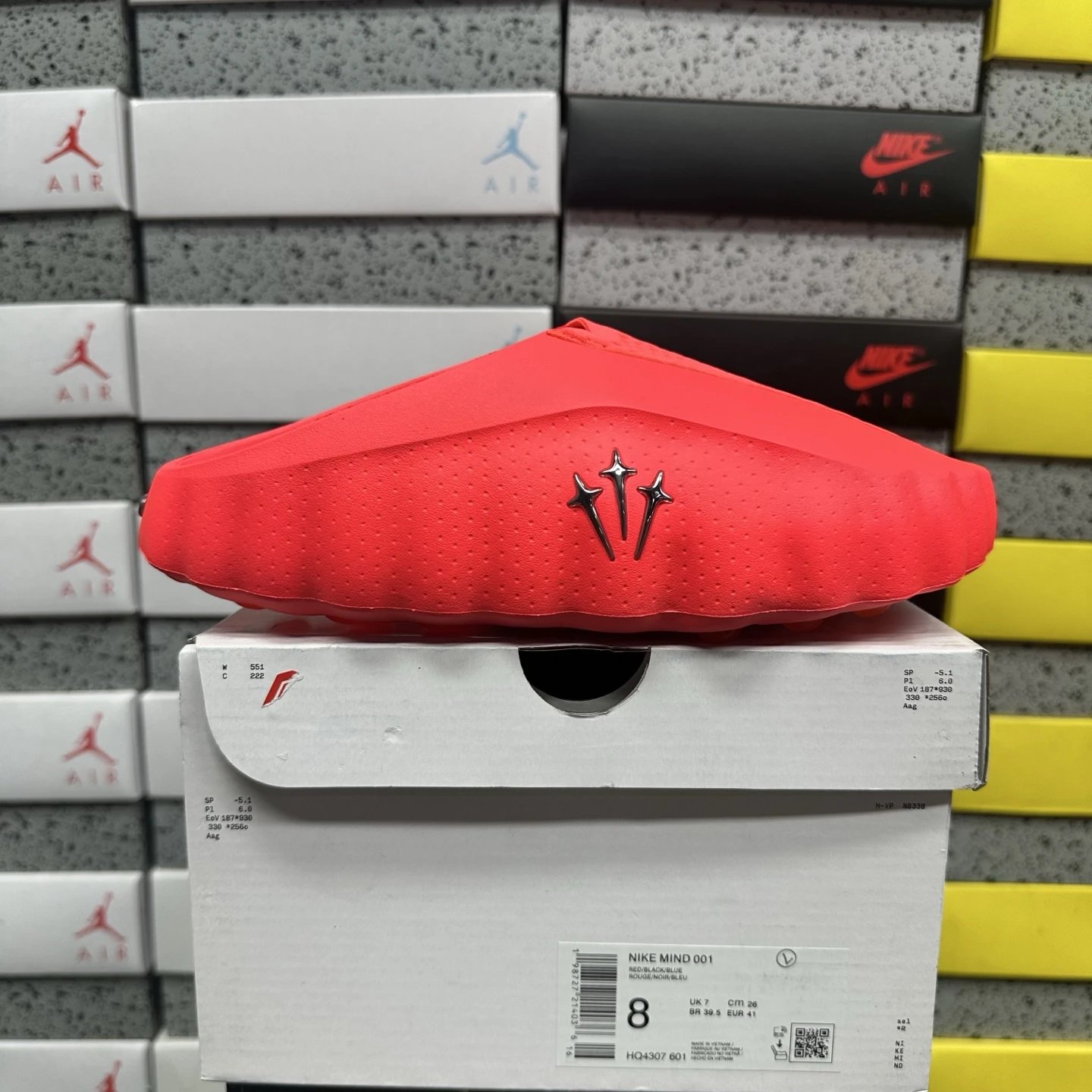 HQ4307-601 Red Croheart Collaboration