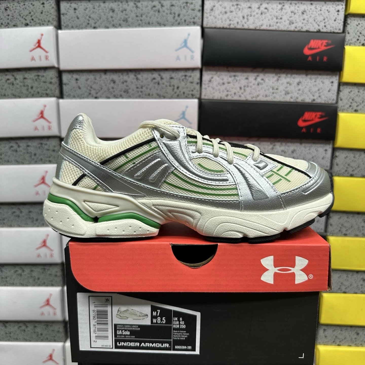 Under Armour Sola Low Beige Green 6005284-281