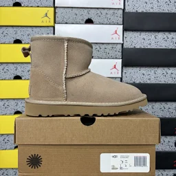 thumbnail for [TOP Edition] Snow Boots Link 1