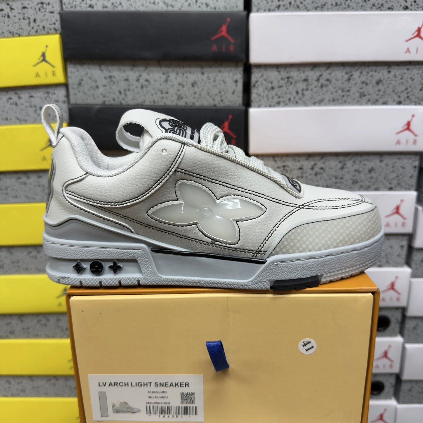 WHITE IGREY 白灰四叶草