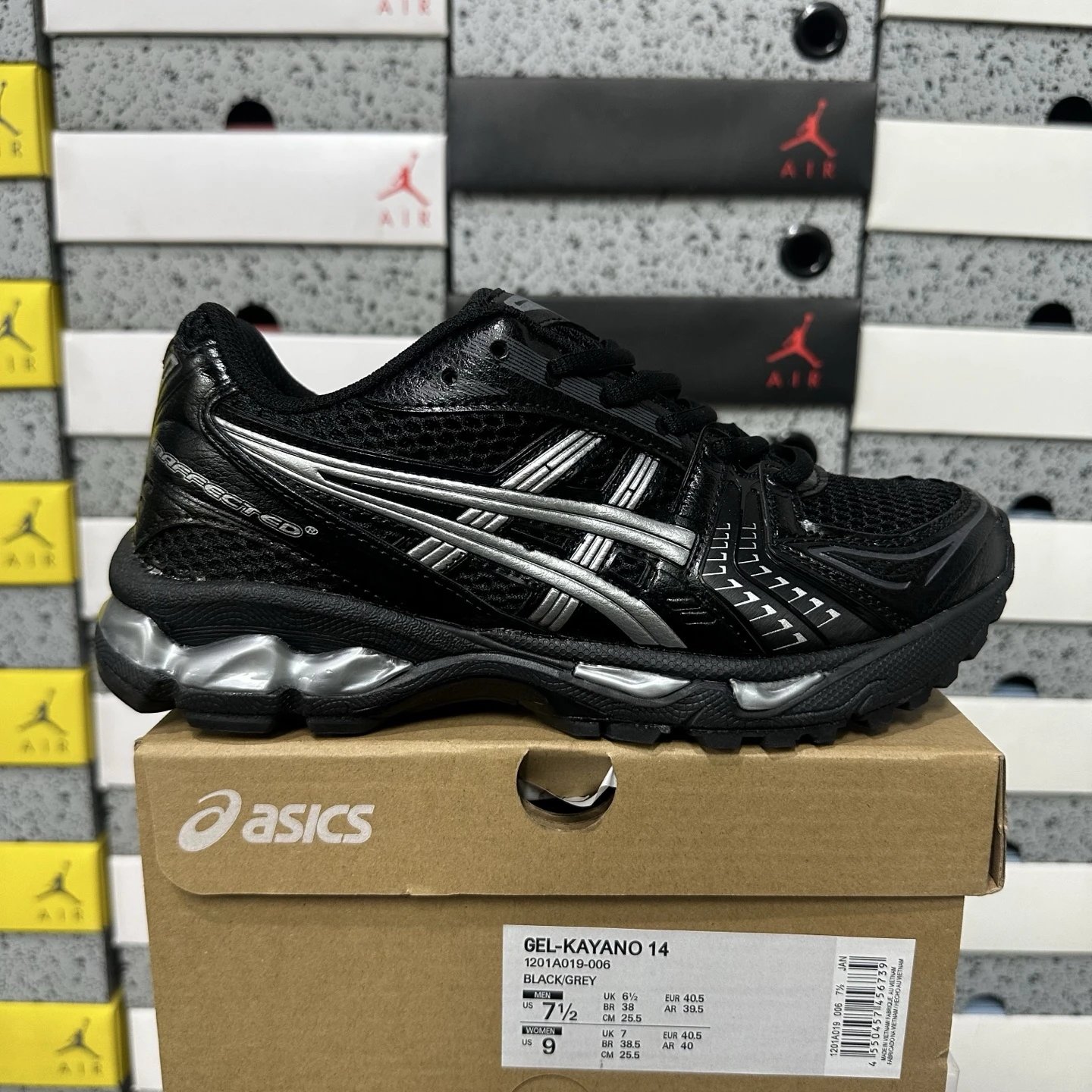 ASICS Gel-Kayano 14 photo 7