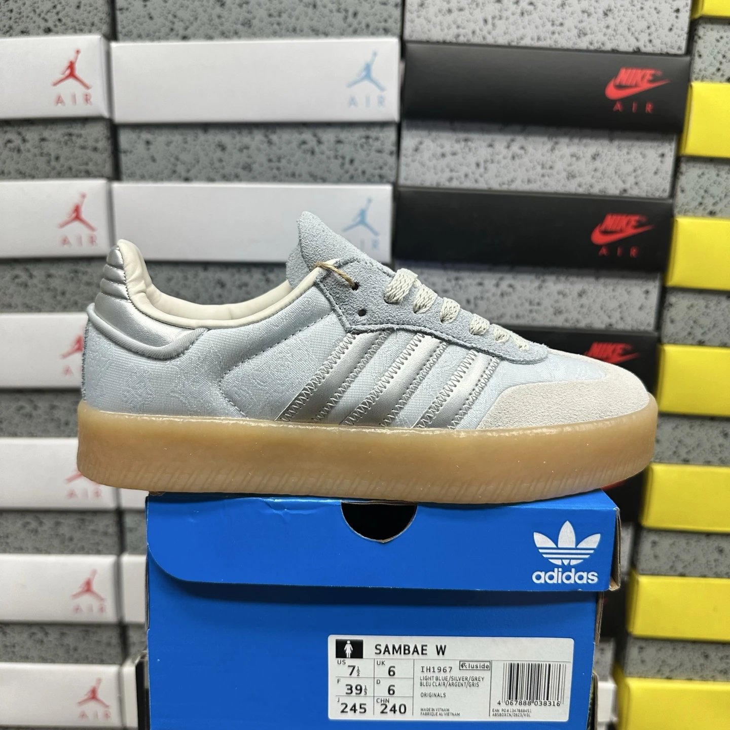 IH1967 36-41