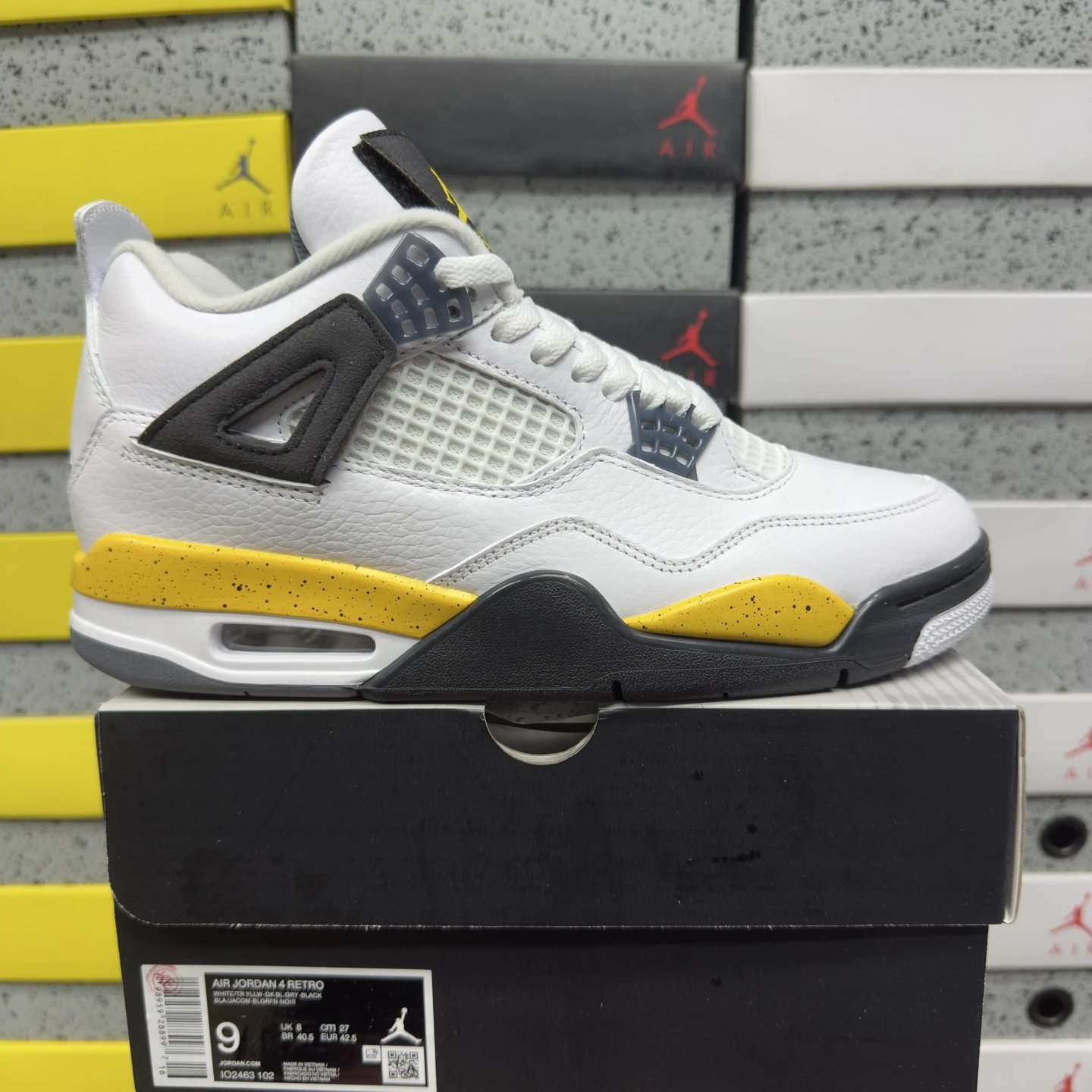 Jordan 4 Retro Rare Air Tour Yellow IO2463-102