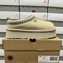 thumbnail for [TOP Edition] Snow Boots Link 1