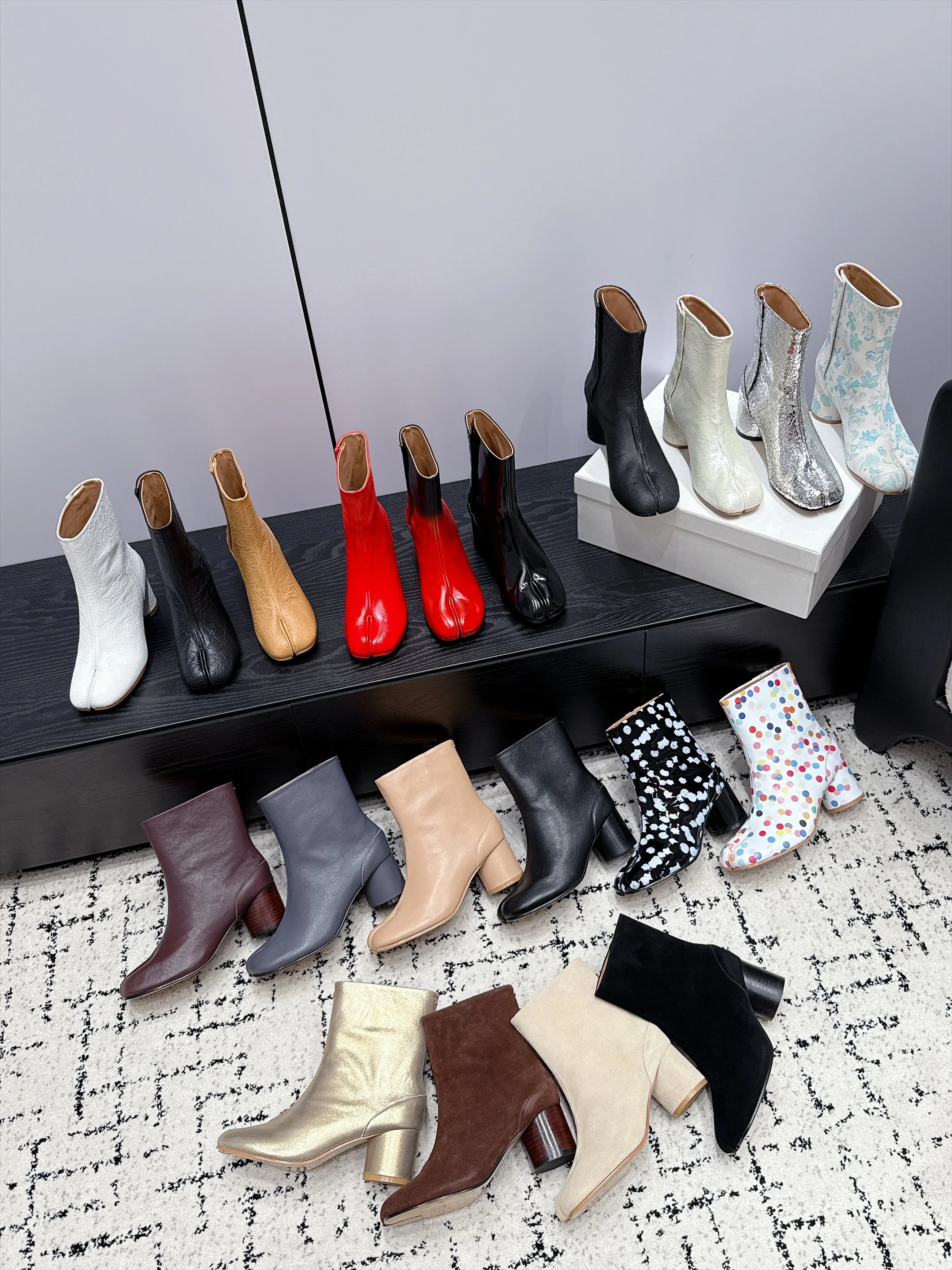Retro Split-Toe Chunky Heel Ankle Boot