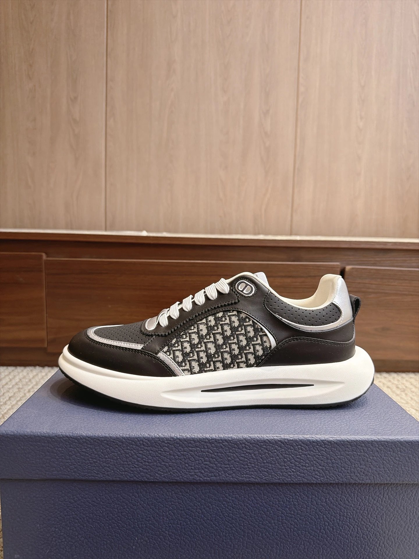 CD Mesh Breathable Athletic Casual Shoe photo 8