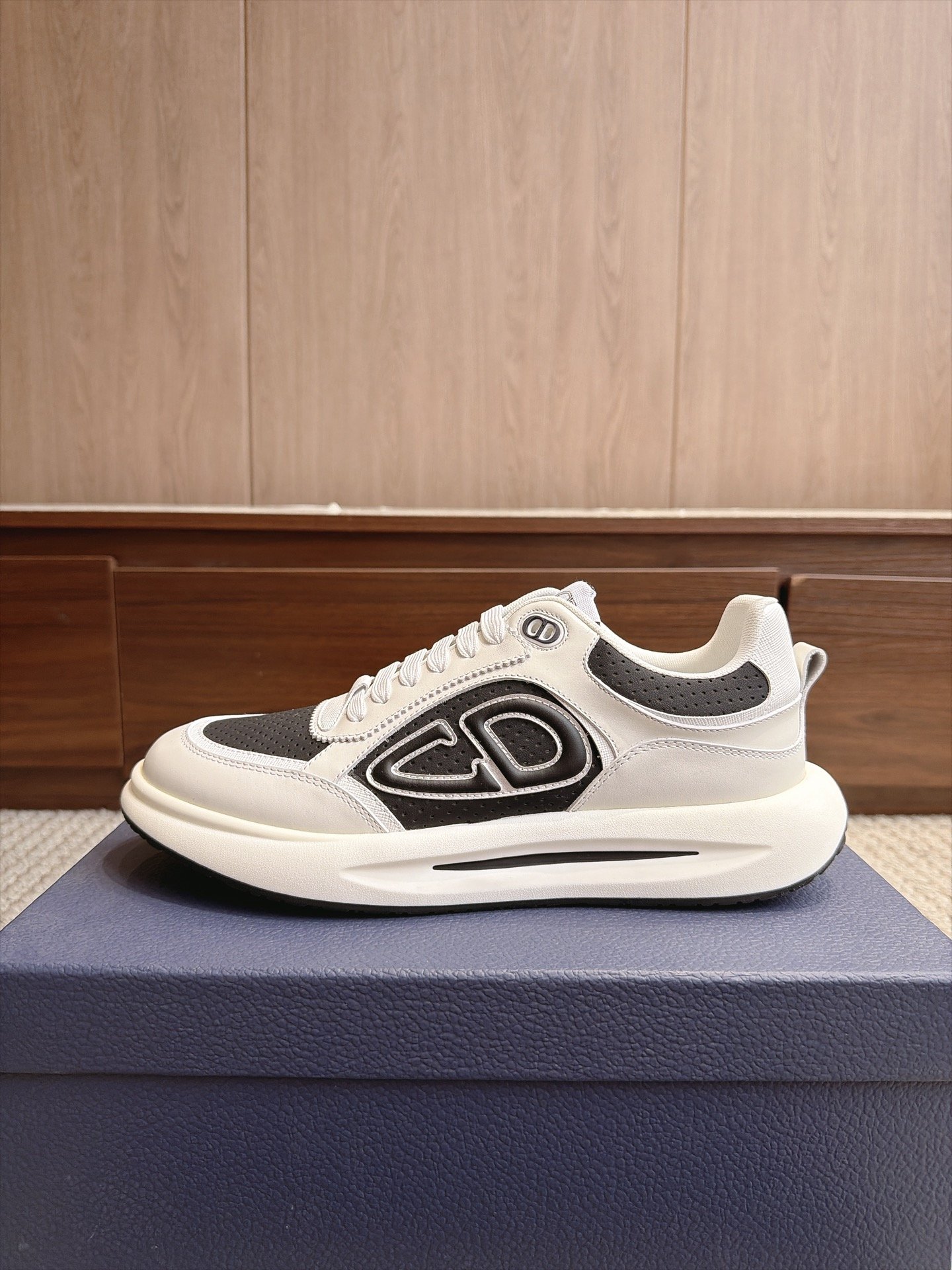 CD Mesh Breathable Athletic Casual Shoe photo 2