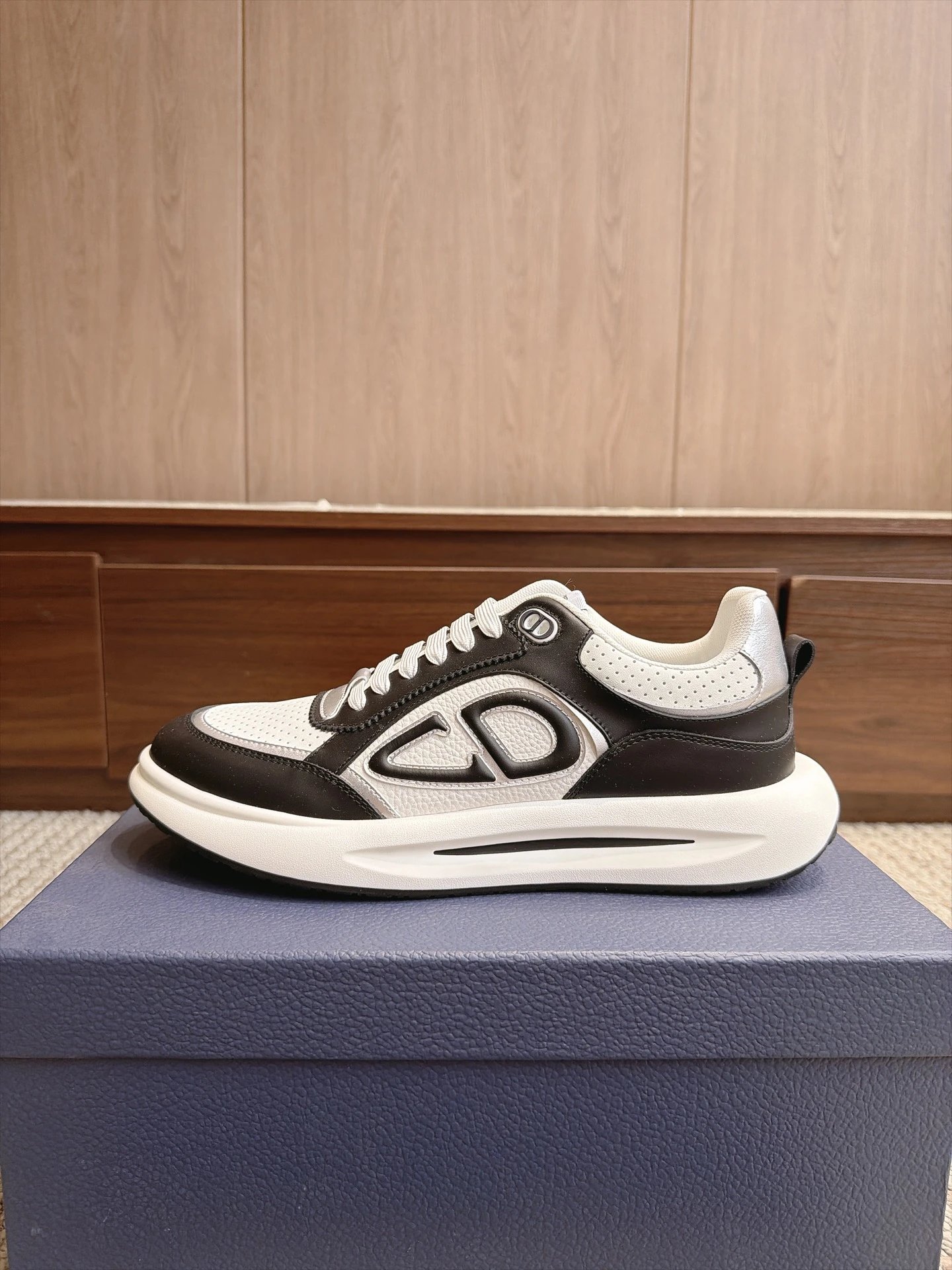 CD Mesh Breathable Athletic Casual Shoe photo 4