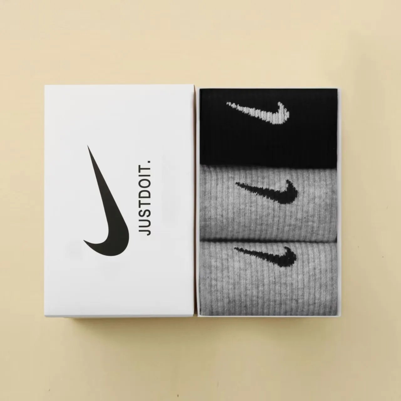 3 pairs【2grey+1black】 option
