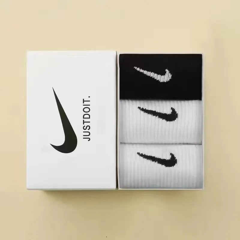 3 pairs【2white+1black】 option