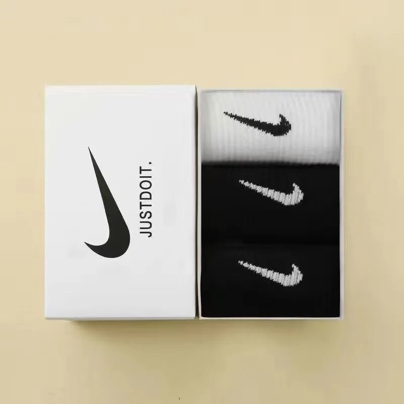 3 pairs[2black+1white] option