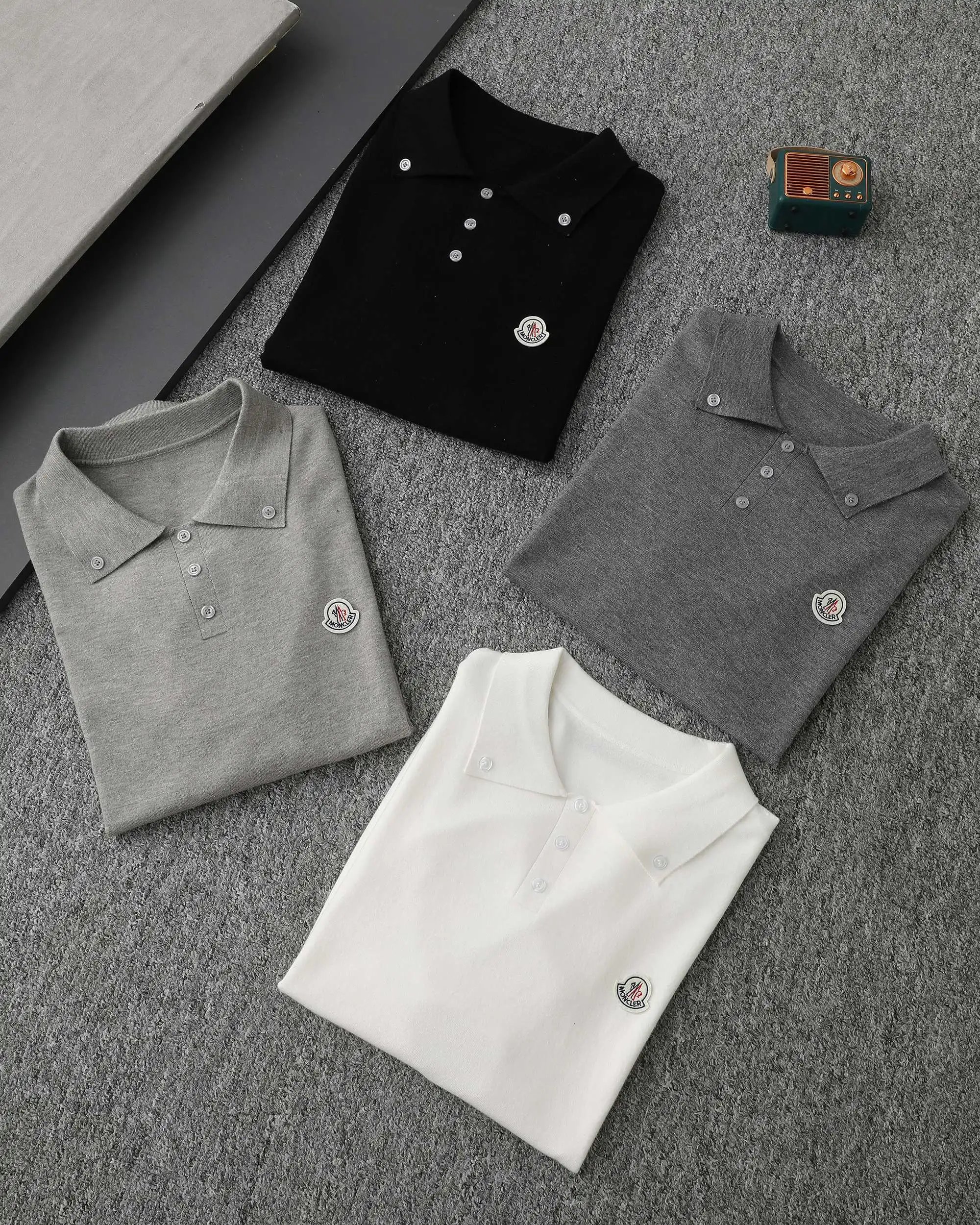Moncler Logo Knit Short-Sleeve Sweater Gray - 4