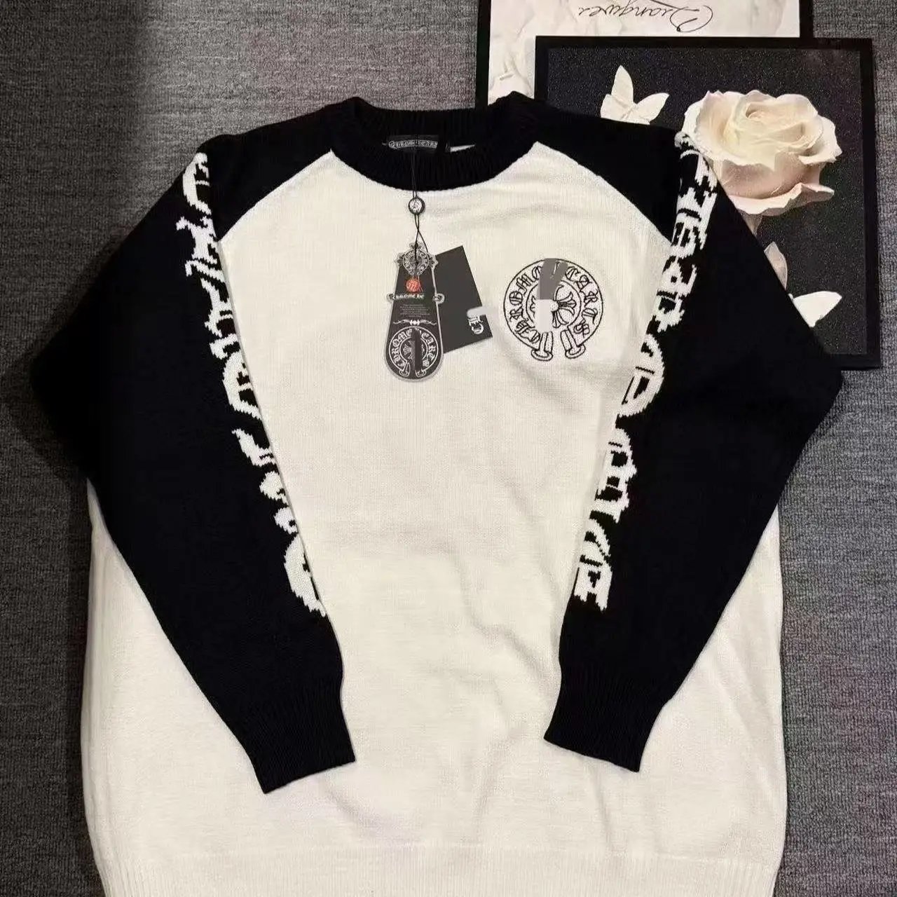 Design Abstract Stripe Black Knit Sweater - 10