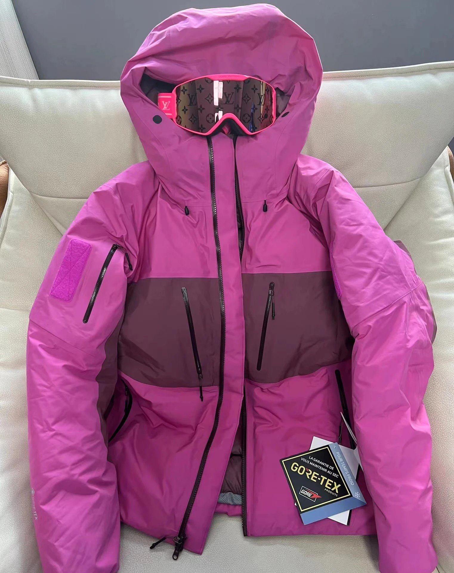 Louis Vuitton GORE‑TEX Hooded Ski Jacket - Pikobuy Spreadsheet