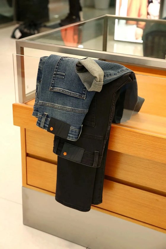 3298 Comfort TOP1 z* Series Celebrity Style - Deep Black Lycra Denim Jeans with Eco-Friendly New Process! Men's High-Stretch Jeans