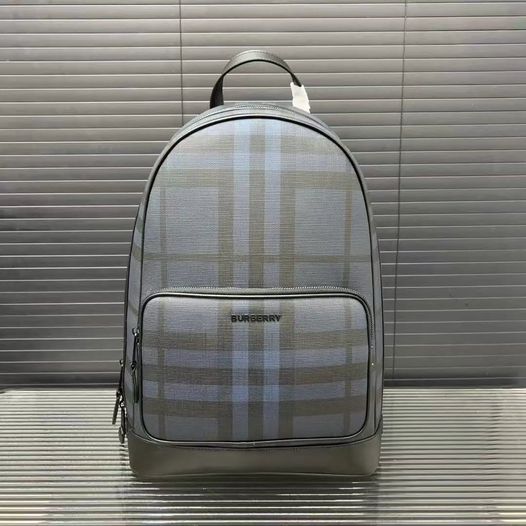 Fashionable large capacity backpack