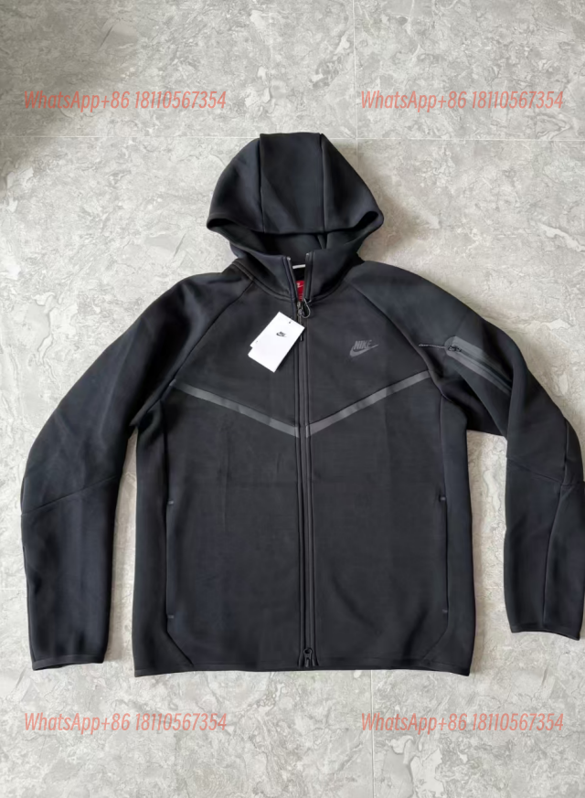 Tech Hoodie-Black