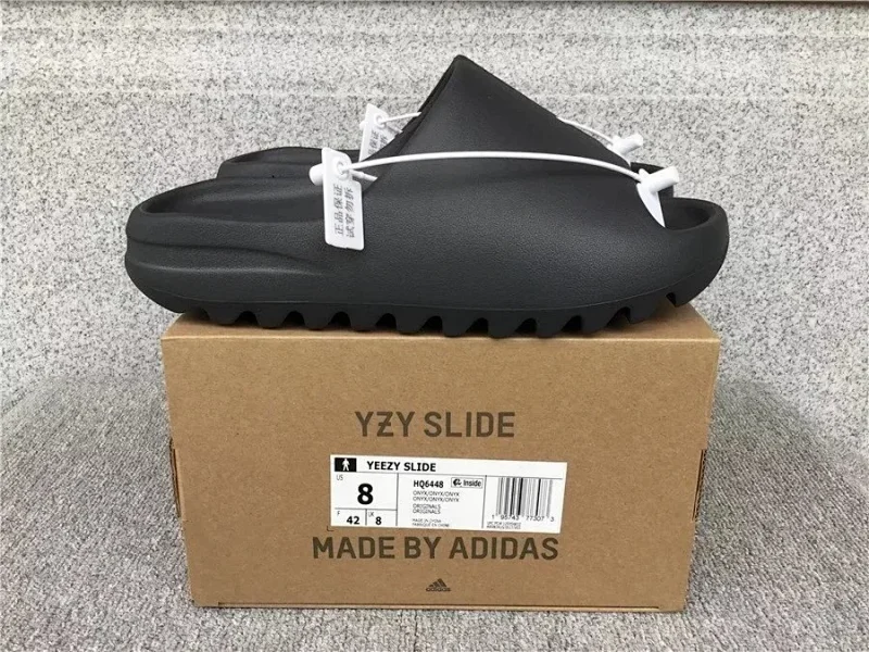 YEEZY黑色