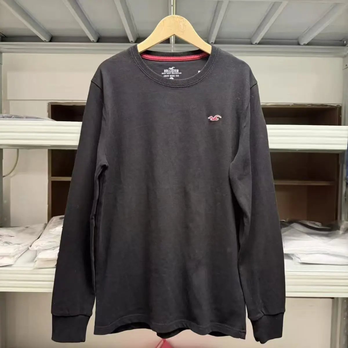 Hollister Crew Neck Tee Black Long-Sleeve T-Shirt