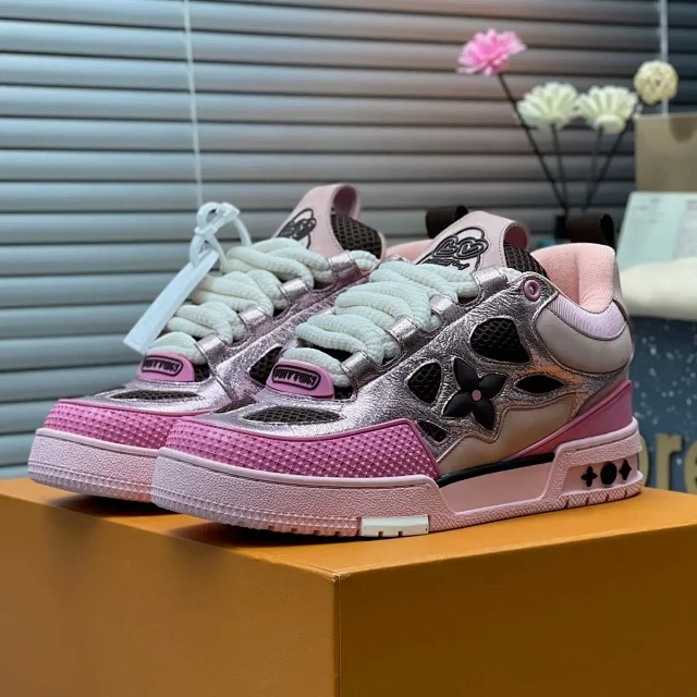 Louis Vuitton Sneakers LV Trainer Max-inspired mesh with Monogram Flower overlays product detail image 12