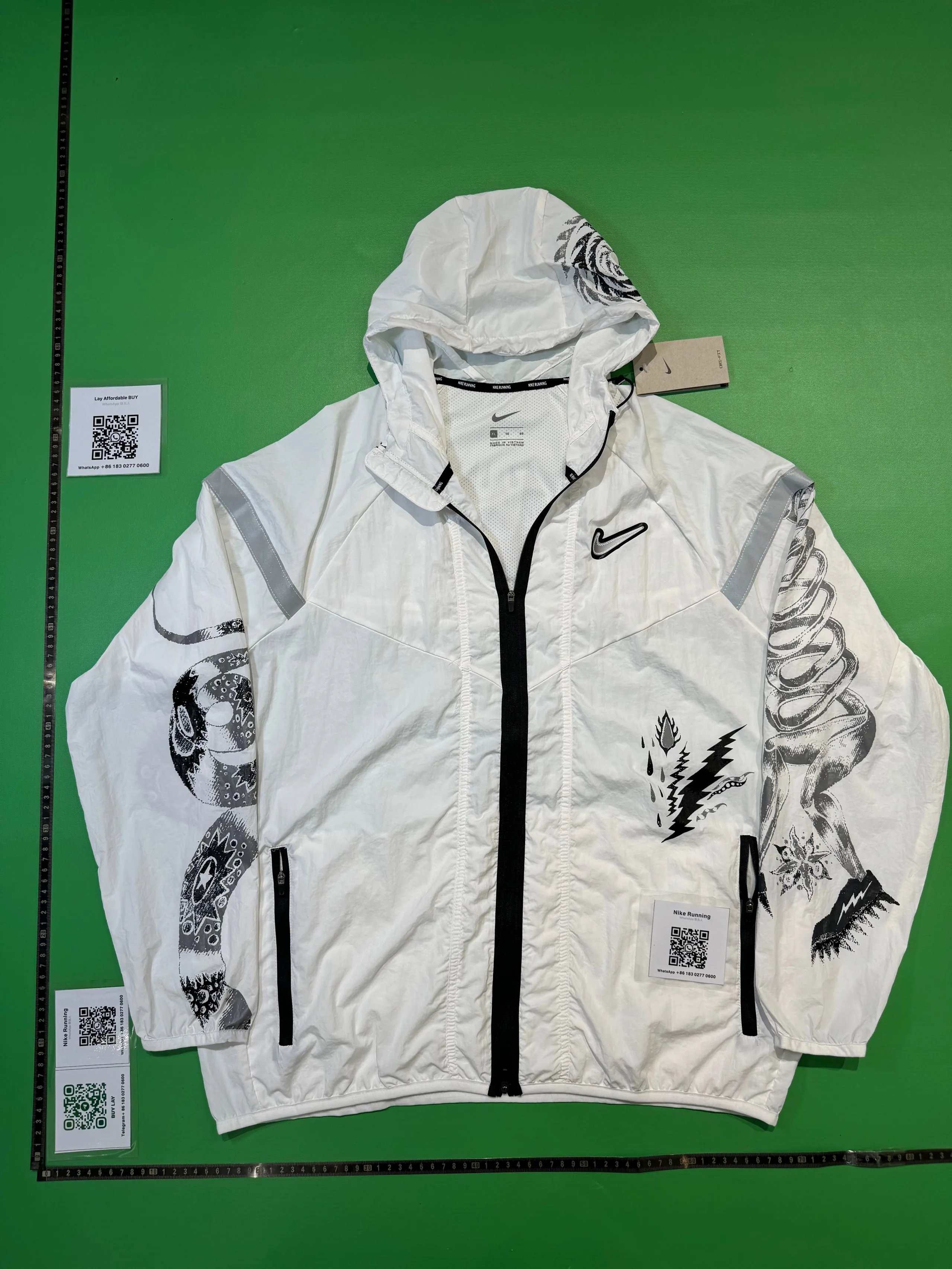 Nike Jackets Hooded Graphic Windbreaker image 4