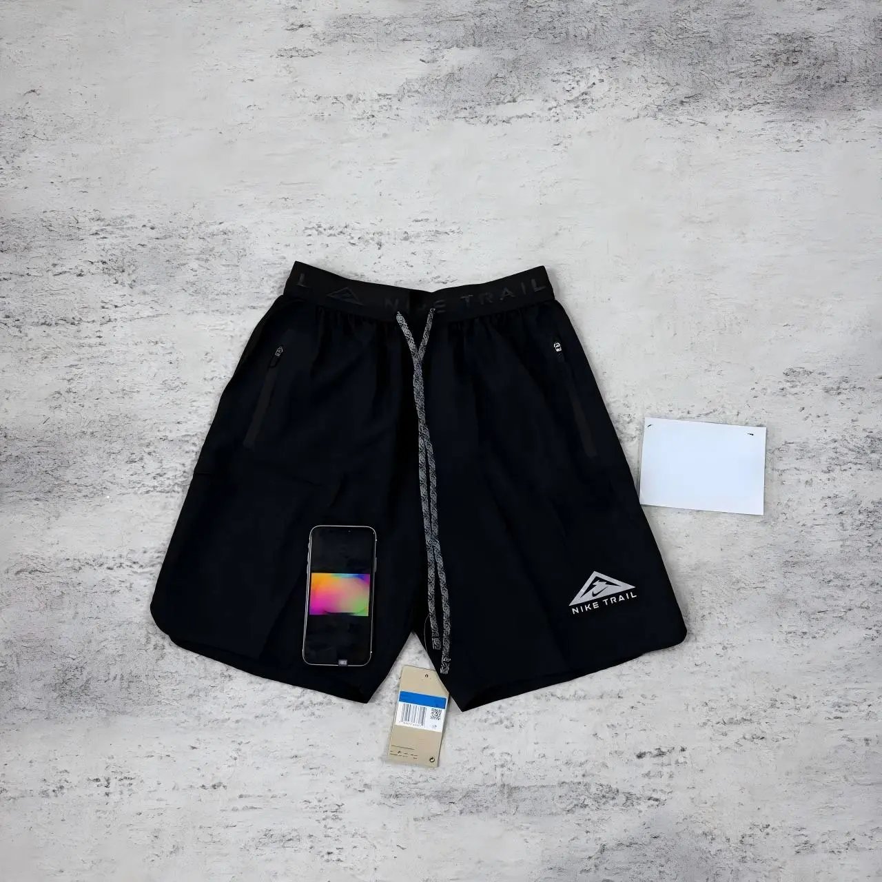Nike Matching Sets Trail short-sleeve T-shirt and zip-pocket shorts set image 7