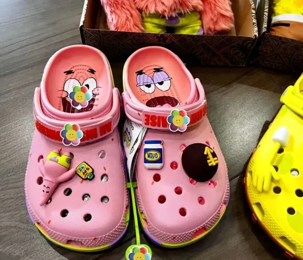 Crocs Kids Lightning McQueen Clog Red Shoes Sandals - 3