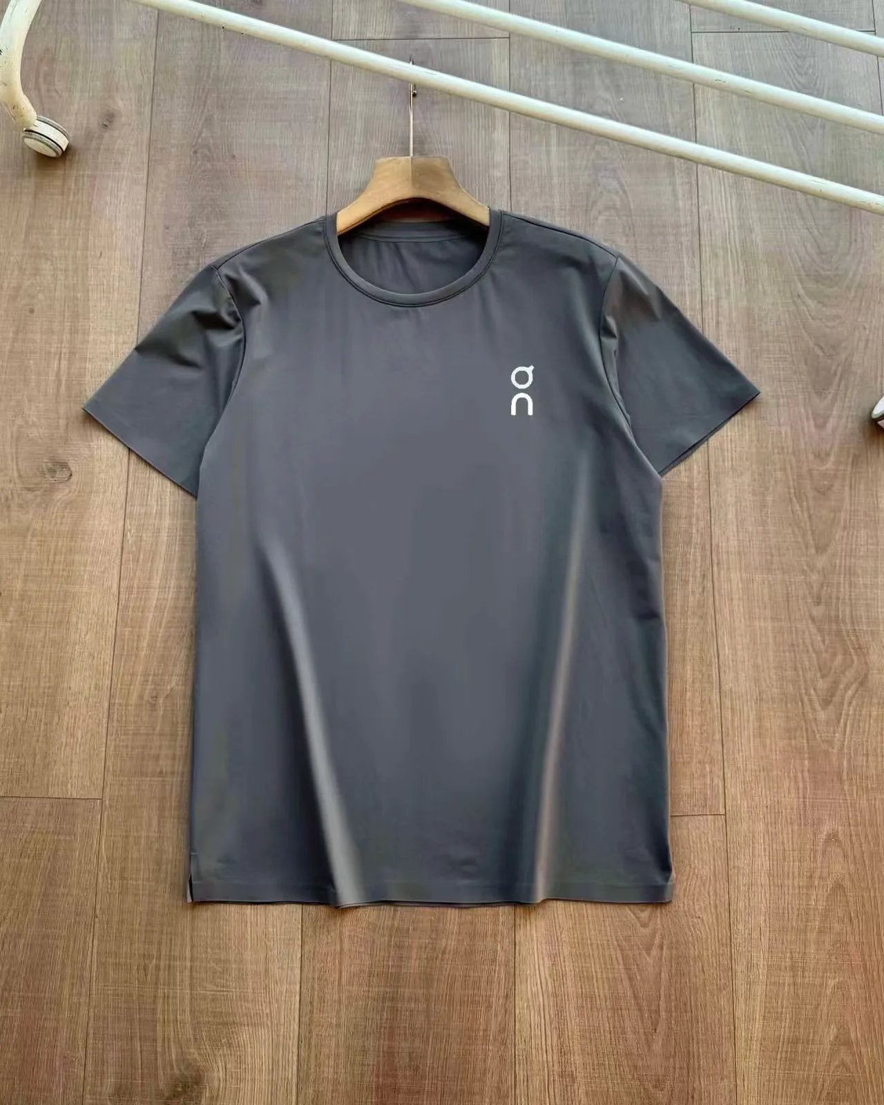 On T-Shirts Crew Neck Logo T-Shirt — 3