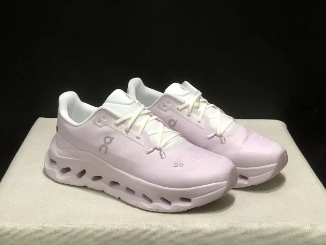 On Sneakers Cloudtilt product detail image 14