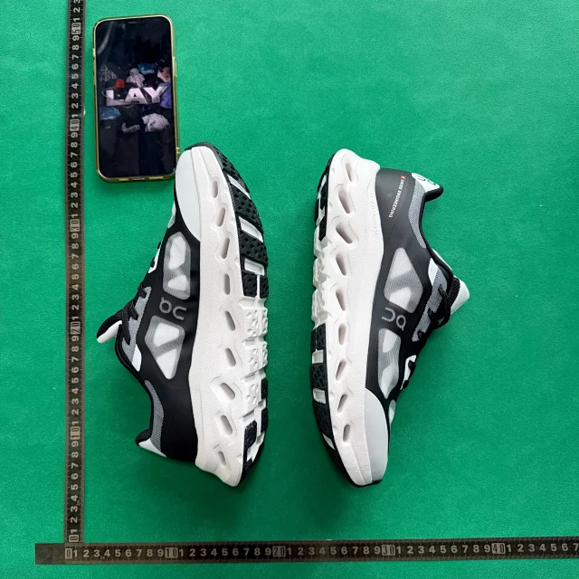 On Sneakers Cloudtilt Remix product detail image 8