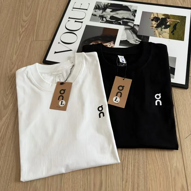 On T-Shirts Crew-neck short-sleeve logo T-shirt product detail image 4
