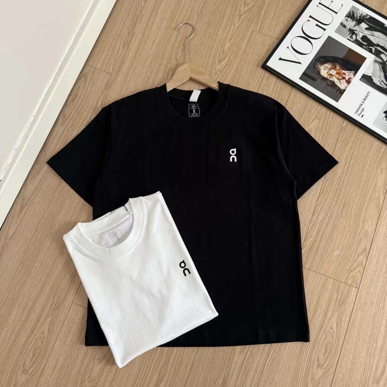 On T-Shirts Crew-neck short-sleeve logo T-shirt image 1