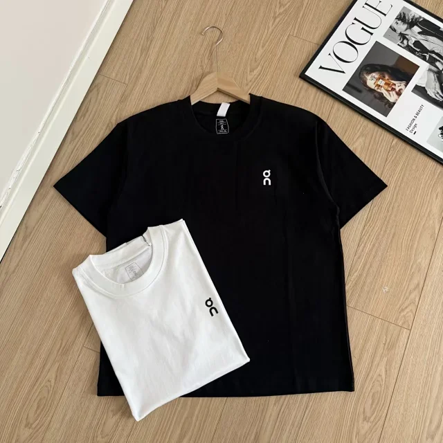 On T-Shirts Crew-neck short-sleeve logo T-shirt product detail image 6