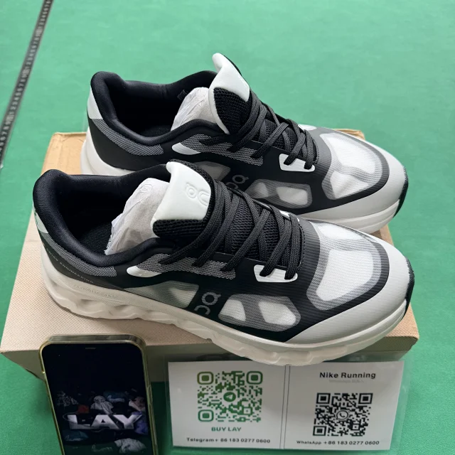 On Sneakers Cloudtilt Remix product detail image 4
