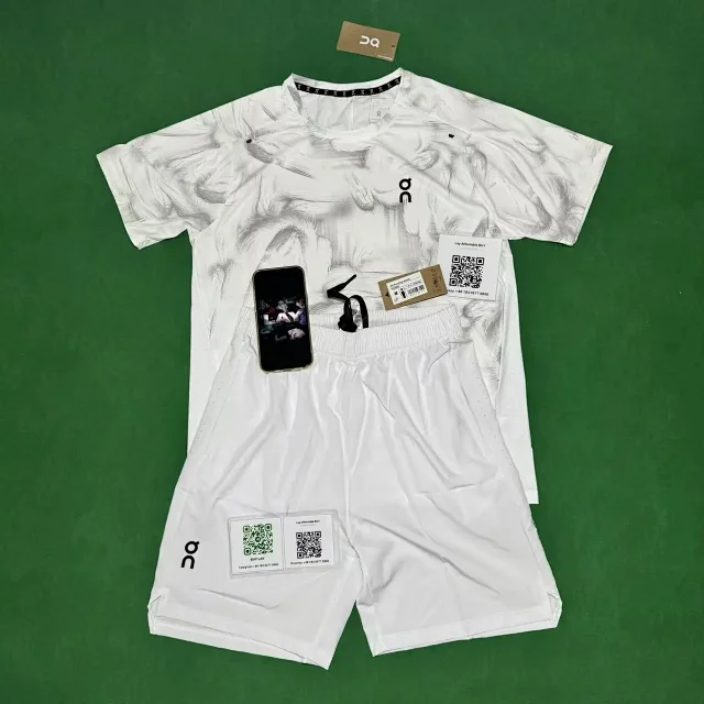 On Matching Sets Marble-print short-sleeve T-shirt and shorts set product detail image 6