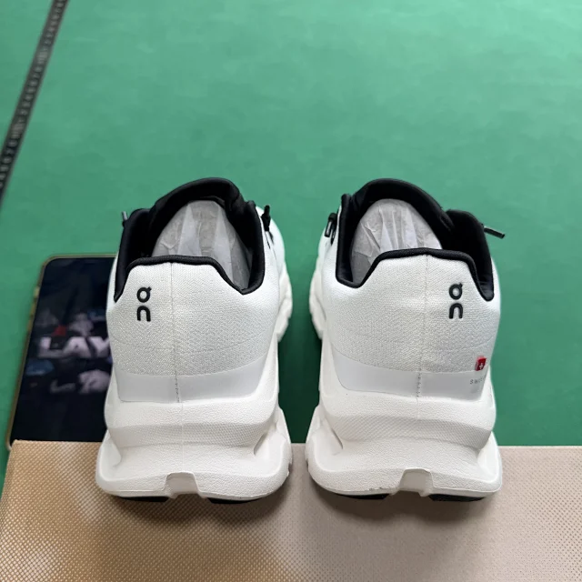 On Sneakers Cloudtilt product detail image 4