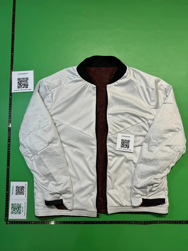 Nike Jackets Hooded Graphic Windbreaker product detail image 6