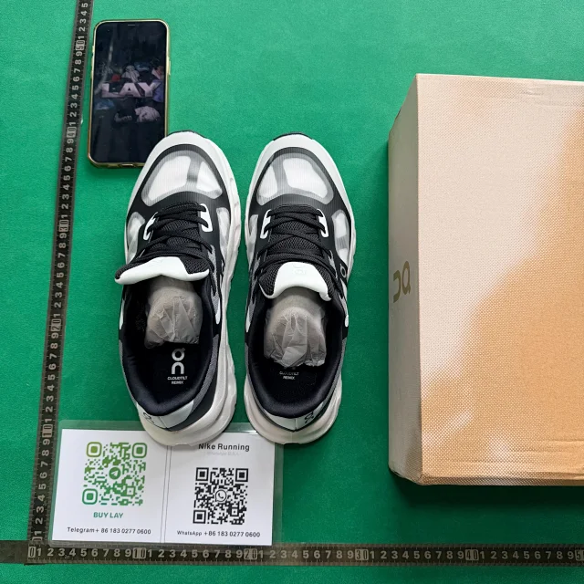On Sneakers Cloudtilt Remix product detail image 2
