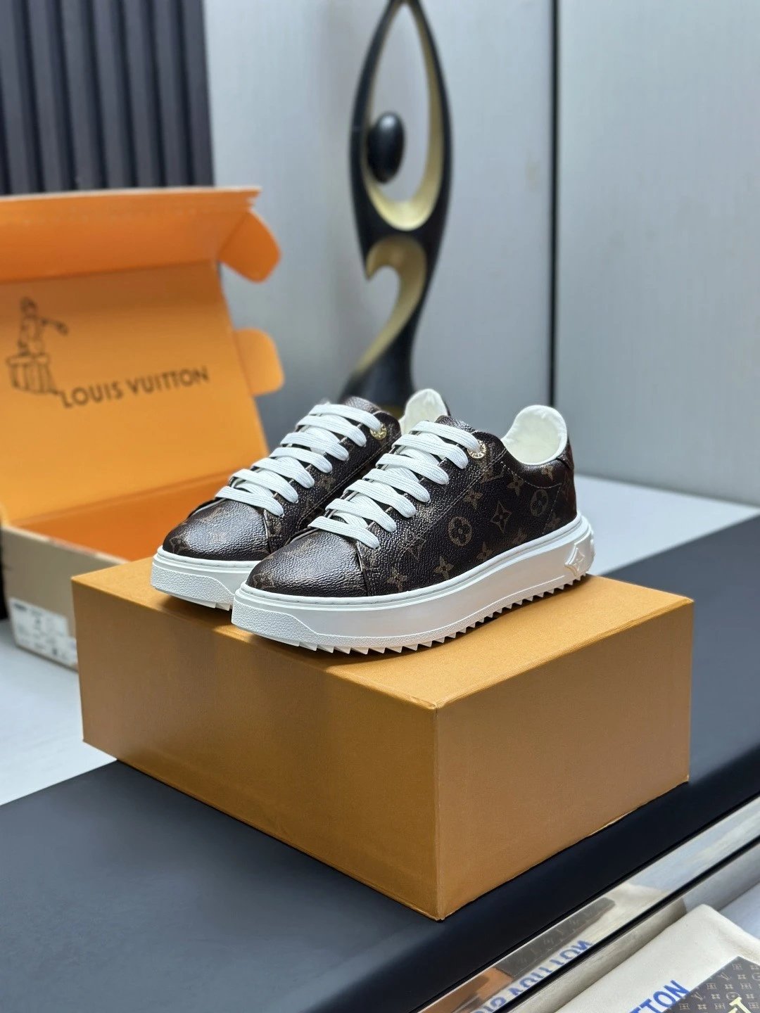 Louis Vuitton Sneakers Low-Top Monogram Lace-Up image 6