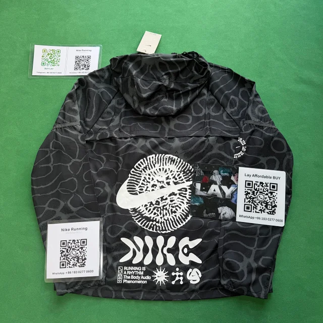 Nike Tracksuits Hooded zip-up patterned tracksuit product detail image 4