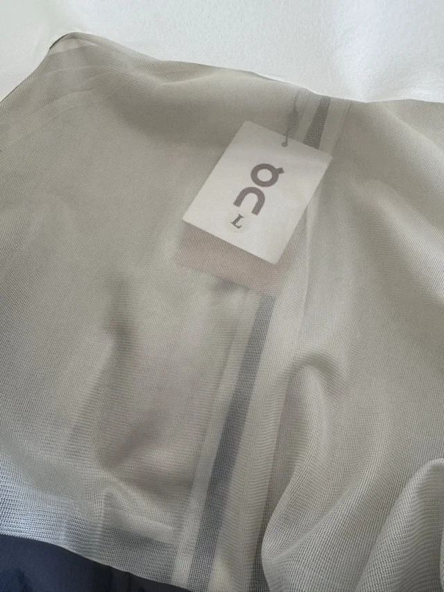 On Jackets Weather Jacket 2 product detail image 4