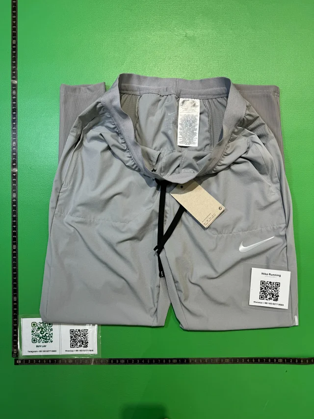 Nike Jackets Hooded Graphic Windbreaker product detail image 13