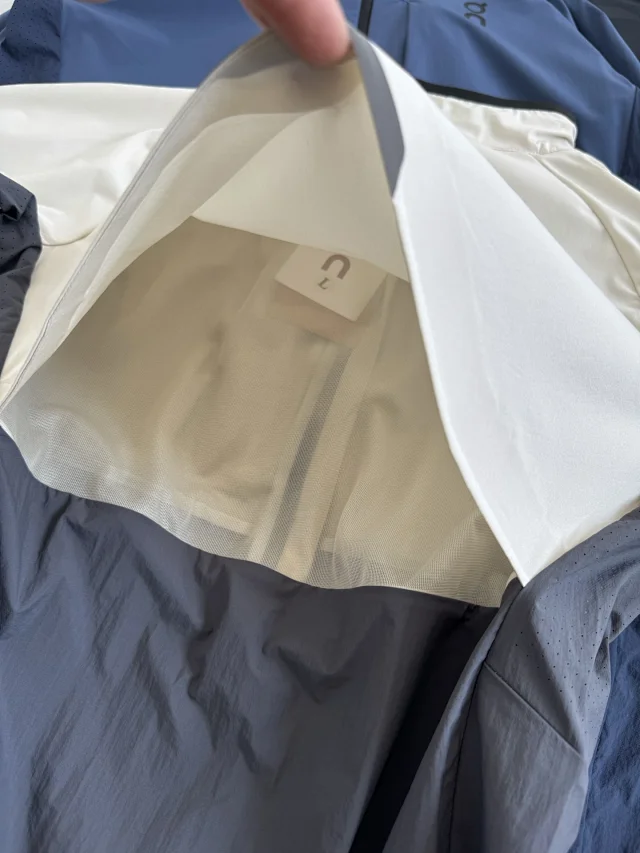 On Jackets Weather Jacket 2 product detail image 3