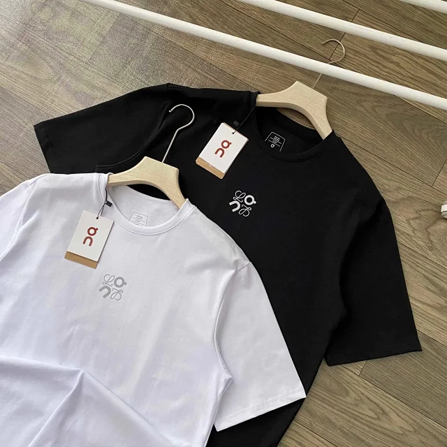 LOEWE T-Shirts Logo Print product detail image 1