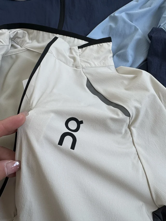 On Jackets Weather Jacket 2 product detail image 7