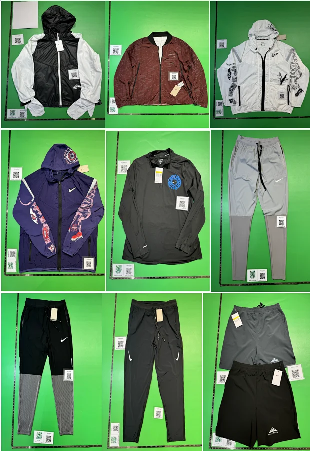 Nike Jackets Hooded Graphic Windbreaker product detail image 1
