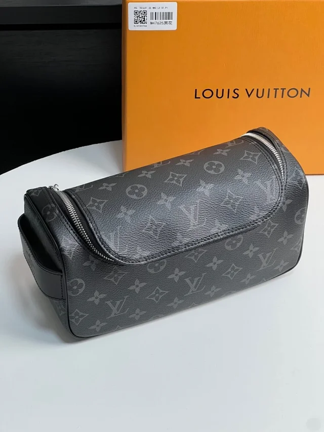 Louis Vuitton M47625 and M11510 product detail image 8