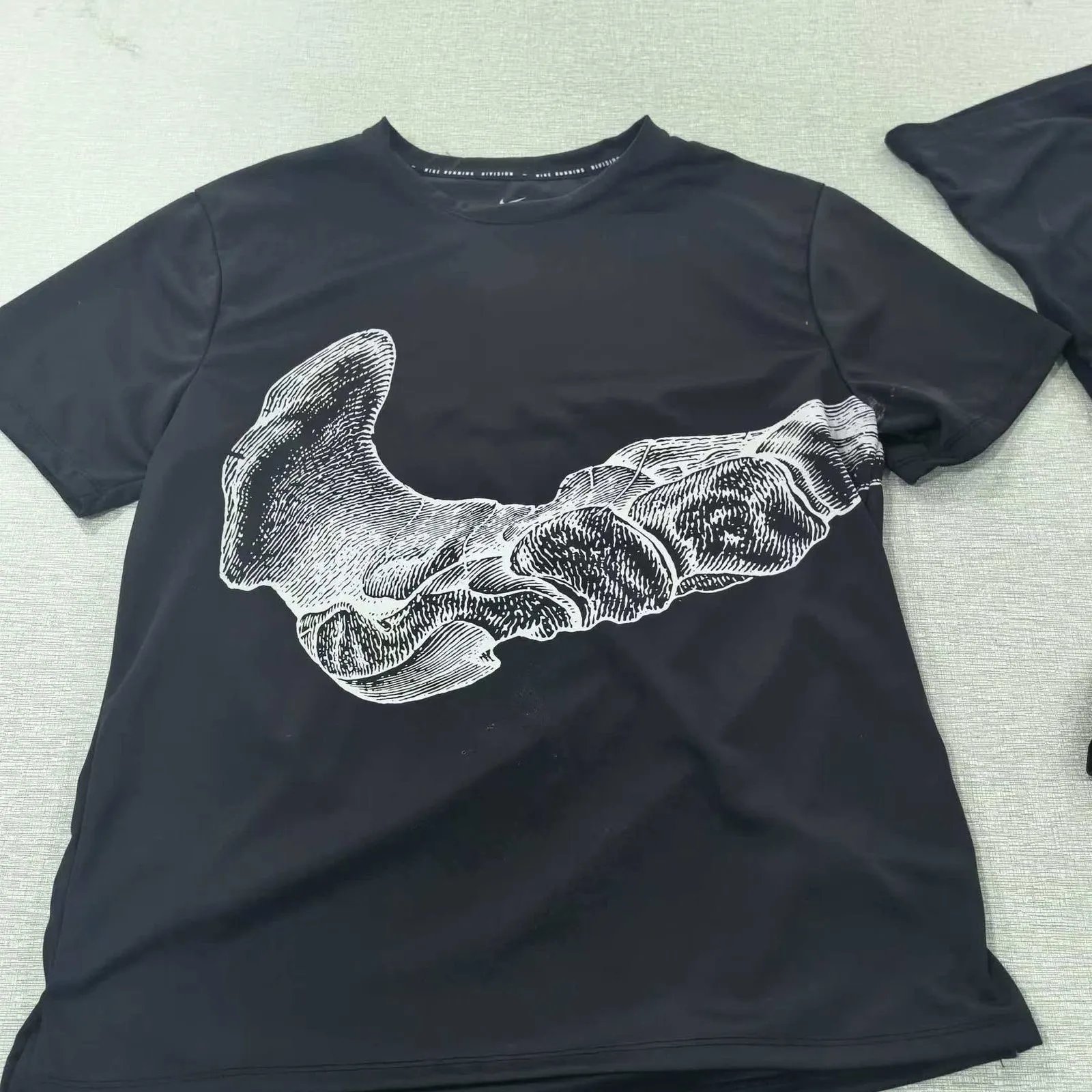 Nike Running Division Graphic T-Shirt Black