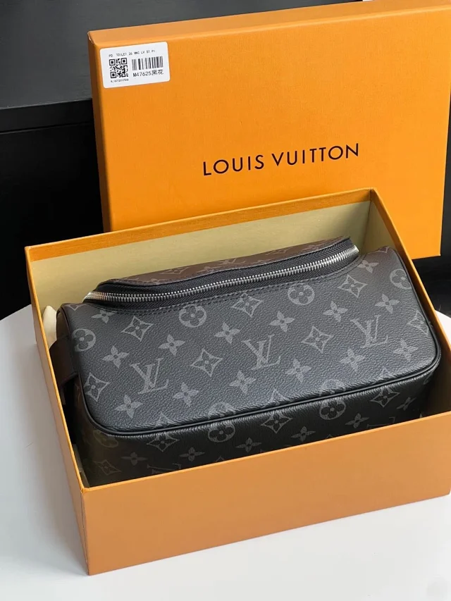 Louis Vuitton M47625 and M11510 product detail image 1